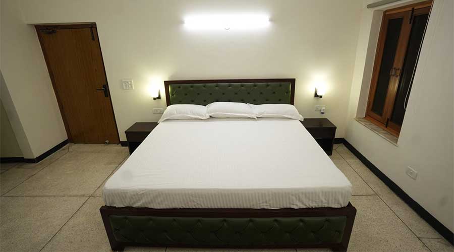 aroma-green-resorts-luxury-farmhouse-13