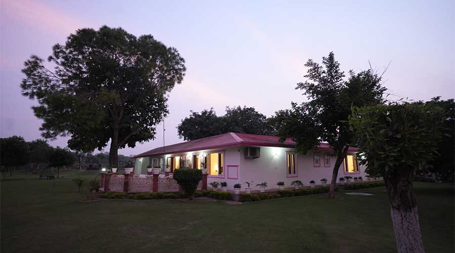 aroma-green-resorts-luxury-farmhouse-2