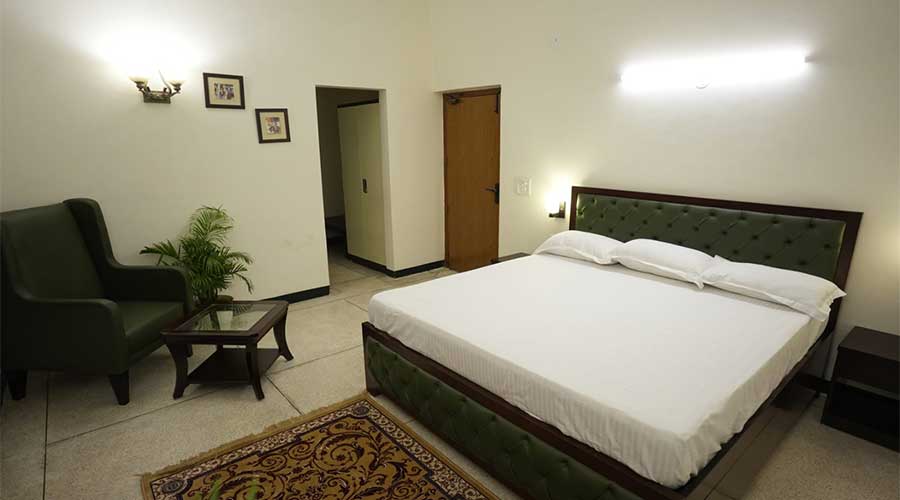 aroma-green-resorts-luxury-farmhouse-3